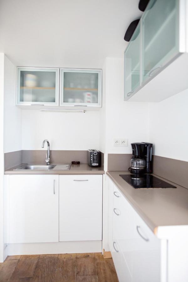 Ferienwohnung XVIII Century Gem With Magnificent Views Of The Harbour With A Private Garage Saint-Martin-de-Ré Exterior foto